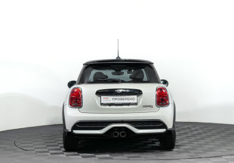 Подержанный автомобиль MINI Hatch 2023 года (6 фото)