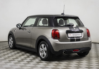 Подержанный автомобиль MINI Hatch 2019 года (7 фото)