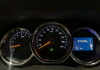 Подержанный автомобиль Renault Duster 2015 года (14 фото)