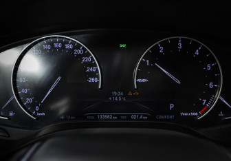 Подержанный автомобиль BMW X3 2018 года (11 фото)