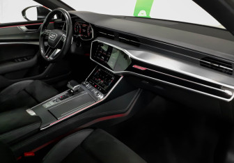 Подержанный автомобиль Audi A7 2021 года (14 фото)