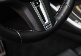 Подержанный автомобиль BMW X5 M 2020 года (18 фото)