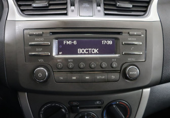 Подержанный автомобиль Nissan Sentra Sedan 2015 года (19 фото)