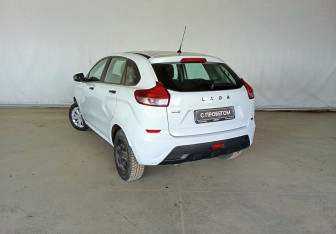 Подержанный автомобиль LADA (ВАЗ) XRAY 2018 года (4 фото)