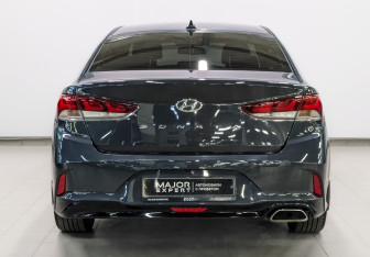 Подержанный автомобиль Hyundai Sonata 2018 года (6 фото)