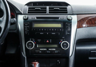 Подержанный автомобиль Toyota Camry Sedan 2012 года (10 фото)