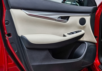 Подержанный автомобиль Infiniti QX50 2021 года (19 фото)