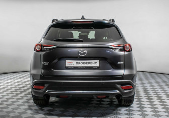Подержанный автомобиль Mazda CX-9 2018 года (6 фото)