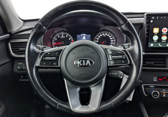 Подержанный автомобиль Kia Optima Sedan 2019 года (22 фото)