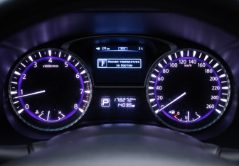 Подержанный автомобиль Infiniti JX 2013 года (13 фото)