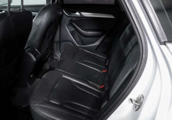 Подержанный автомобиль Audi Q3 2012 года (10 фото)