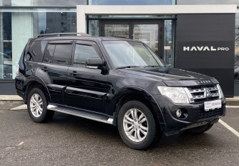 Подержанный автомобиль Mitsubishi Pajero 2011 года (3 фото)