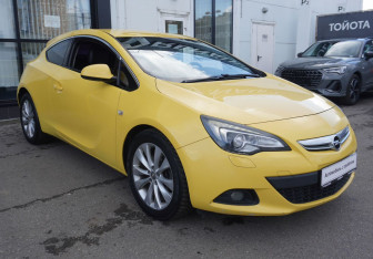 Подержанный автомобиль Opel Astra Hatchback 2012 года (3 фото)
