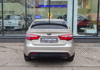 Подержанный автомобиль Kia Rio Sedan 2014 года (7 фото)