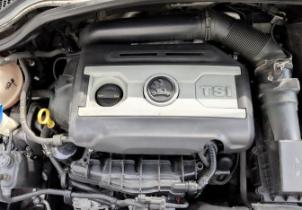 Подержанный автомобиль Skoda Yeti 2015 года (9 фото)