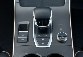 Подержанный автомобиль Omoda C5 2023 года (19 фото)
