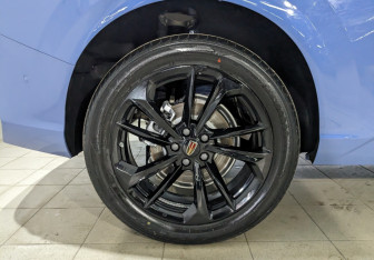 Новый Hongqi HS3 2025 (7 фото)