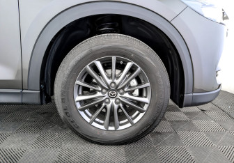 Подержанный автомобиль Mazda CX-5 2020 года (18 фото)