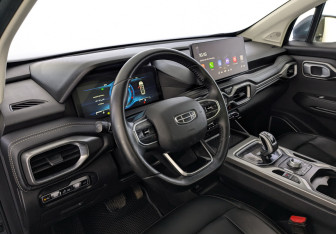 Подержанный автомобиль Geely Okavango 2023 года (16 фото)