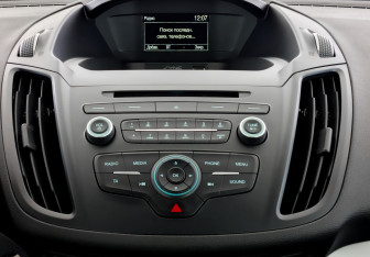 Подержанный автомобиль Ford Kuga 2017 года (15 фото)