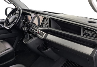 Подержанный автомобиль Volkswagen Multivan 2020 года (13 фото)