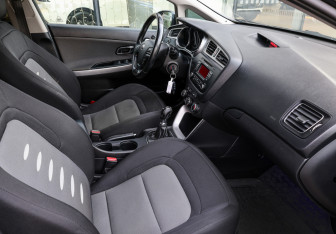 Подержанный автомобиль Kia Ceed Wagon 2014 года (10 фото)
