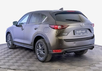 Подержанный автомобиль Mazda CX-5 2019 года (7 фото)