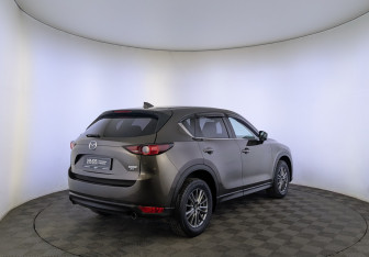 Подержанный автомобиль Mazda CX-5 2018 года (5 фото)