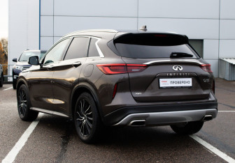 Подержанный автомобиль Infiniti QX50 2018 года (7 фото)