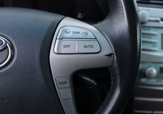 Подержанный автомобиль Toyota Camry Sedan 2008 года (16 фото)