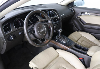 Подержанный автомобиль Audi A5 Coupe 2014 года (9 фото)