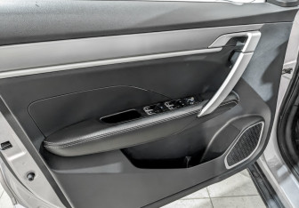 Подержанный автомобиль Geely Coolray 2022 года (17 фото)