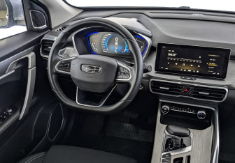 Подержанный автомобиль Geely Coolray 2023 года (30 фото)