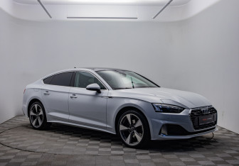 Подержанный автомобиль Audi A5 Liftback 2021 года (3 фото)