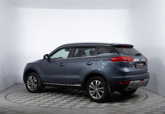 Подержанный автомобиль Geely Atlas 2021 года (7 фото)