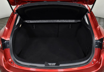 Подержанный автомобиль Mazda 3 Hatchback 2013 года (16 фото)