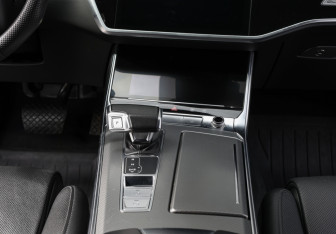 Подержанный автомобиль Audi A7 2021 года (14 фото)