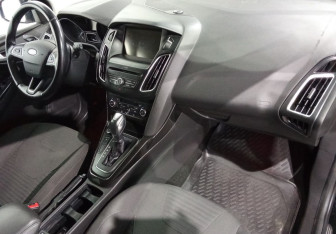 Подержанный автомобиль Ford Focus Hatchback 2016 года (11 фото)