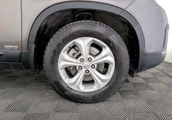 Подержанный автомобиль Kia Sorento 2017 года (18 фото)