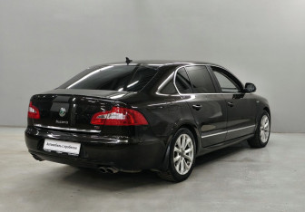 Подержанный автомобиль Skoda Superb Wagon 2013 года (5 фото)