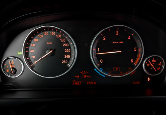 Подержанный автомобиль BMW X5 2017 года (13 фото)