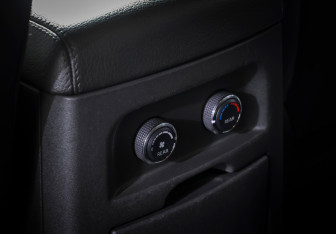 Подержанный автомобиль Nissan Pathfinder 2011 года (14 фото)
