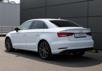 Подержанный автомобиль Audi A3 Sedan 2018 года (6 фото)