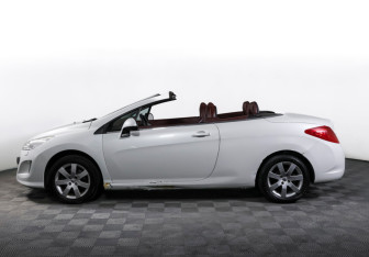 Подержанный автомобиль Peugeot 308 Convertible 2009 года (8 фото)