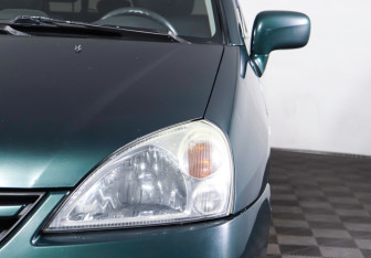 Подержанный автомобиль Suzuki Liana Wagon 2004 года (21 фото)