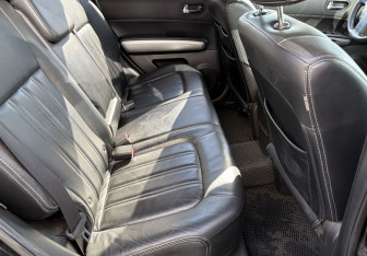 Подержанный автомобиль Nissan X-Trail 2011 года (10 фото)