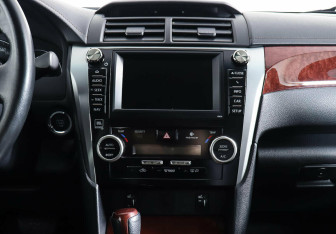 Подержанный автомобиль Toyota Camry Sedan 2014 года (12 фото)