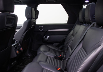 Подержанный автомобиль Land Rover Discovery 2021 года (11 фото)