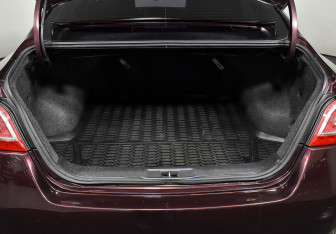 Подержанный автомобиль Nissan Teana 2015 года (15 фото)