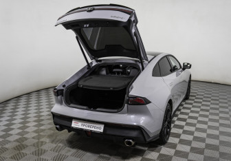 Подержанный автомобиль Changan UNI-V 2024 года (24 фото)